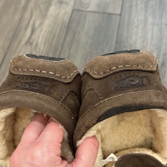 Mens Ugg Australia suede loafers/slippers - Picture 12 of 12